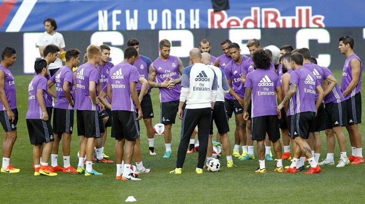 لاعب اشبيلية يحذر ريال مدريد قبل السوبر الأوروبي