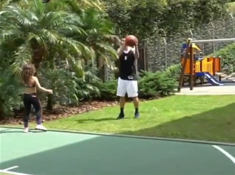 خاميس رودريغيز كما لم تره من قبل