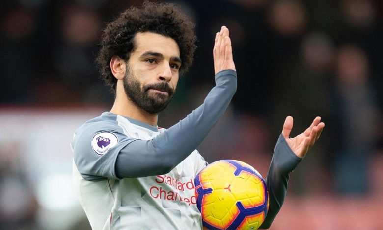 محمد صلاح مع كرة الهاتريك