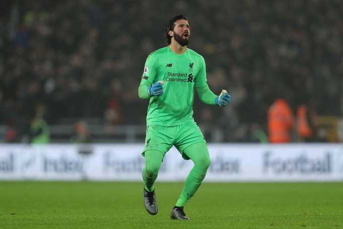 أليسون بيكر