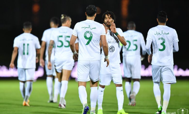 لاعبي الأهلي السعودي