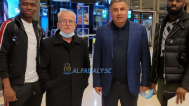 المهاجم الفرنسي غيسلاين غاسان والمدافع النرويجي فرانسو ياربي