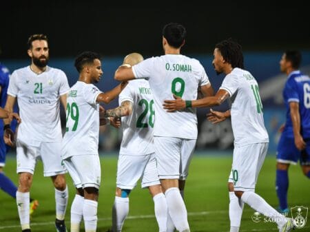 الأهلي السعودي يحفز لاعبيه من أجل البقاء في الدوري