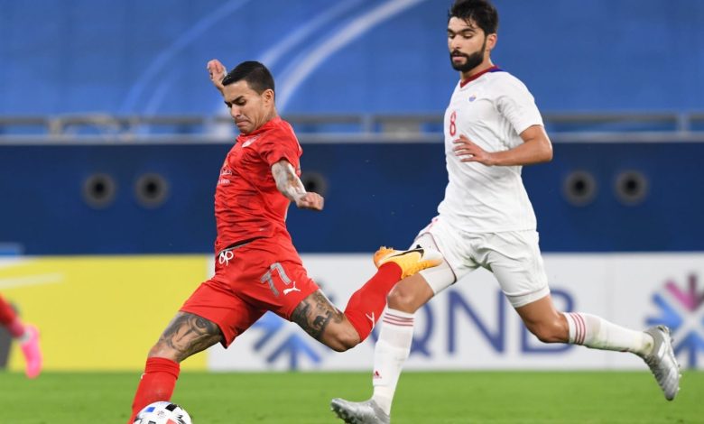 لاعب بالميراس والدحيل القطري