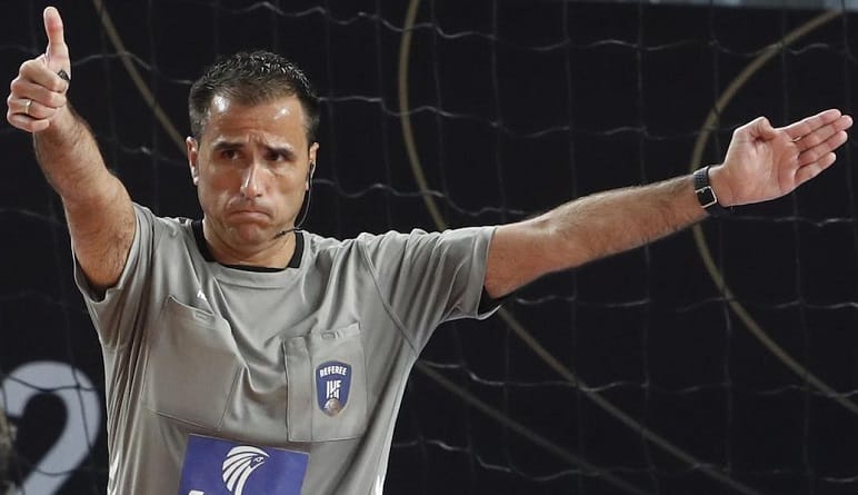 عدد حكام كرة اليد