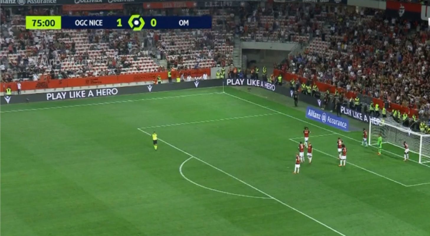 اقتحام الجماهير في مباراة نيس ومارسيليا