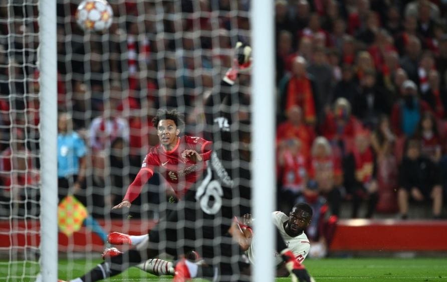 هدف ليفربول الاول ضد ميلان 1-0 تعلي عصام الشوالي