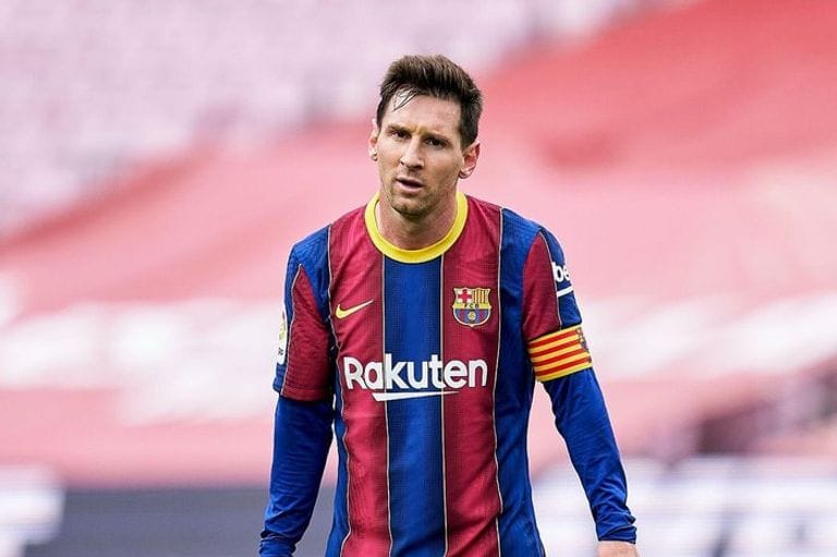 رونالدينيو يثير غضب جماهير برشلونة