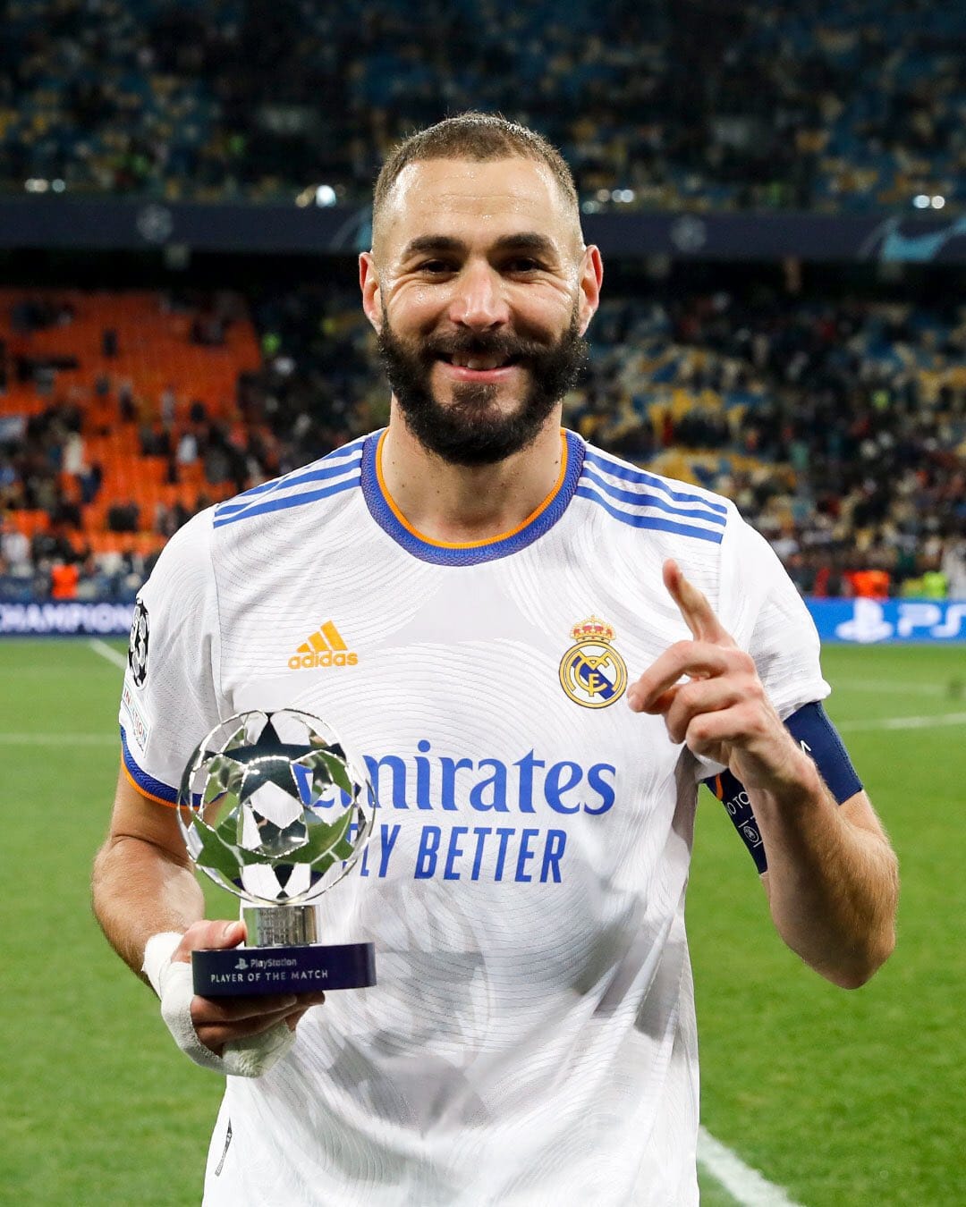 بنزيما عن مبابي: كل اللاعبين يحبون اللعب لريال مدريد!