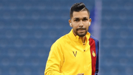 بيتروس يعيد ذكريات تتويجه بدوري المحترفين مع النصر