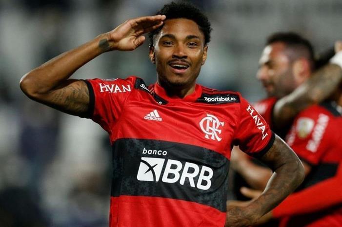 تفاصيل عرض الهلال لنجم فلامنجو البرازيلي