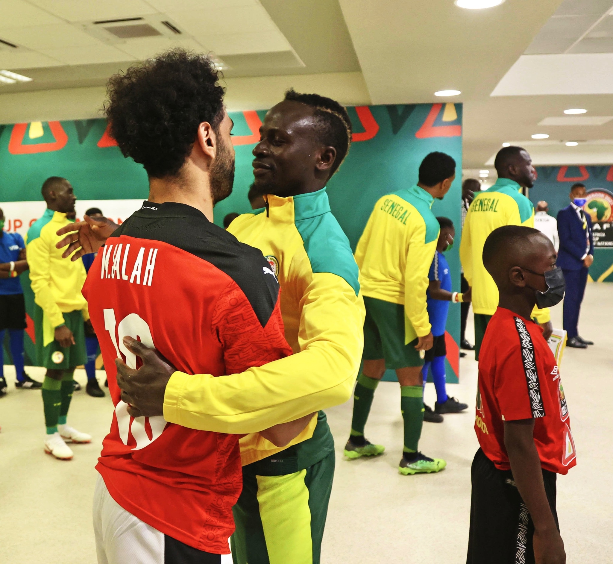 ماني يكشف عن حديثه مع صلاح عقب نهائي كأس أمم أفريقيا