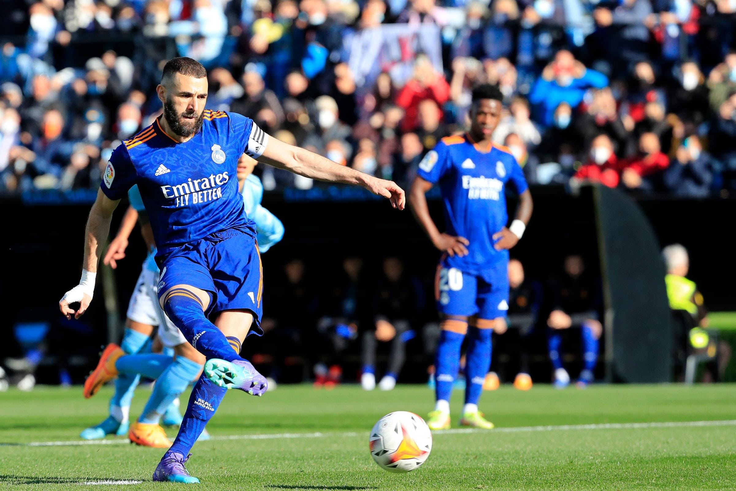بنزيما يعلق على الهزيمة المؤلمة أمام برشلونة