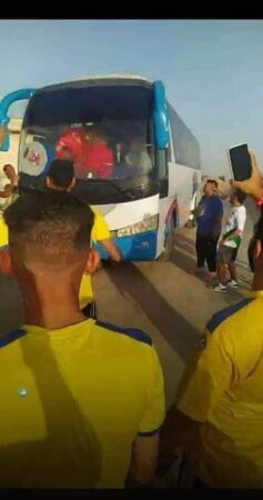 اعتداء جماهير الاسماعيلي على حافلة جماهير النادي الأهلي