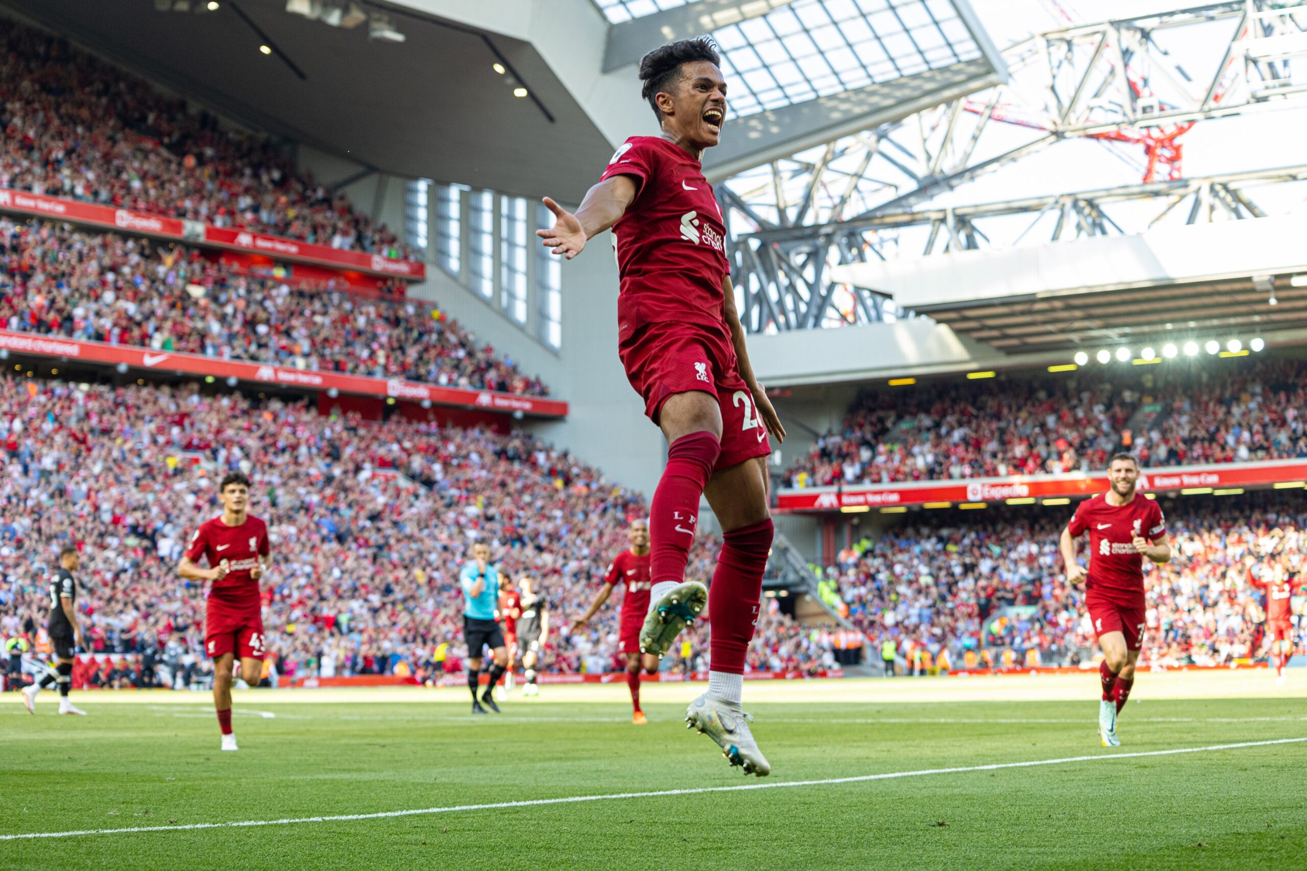 تقييم الافضل والأسوأ في ليفربول بعد سحق بورنموث في الدوري الإنجليزي