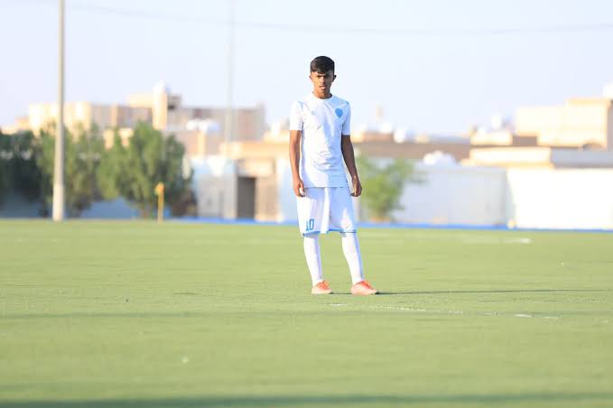 الأهلي السعودي ينهي اتفاقه مع زيد العنزي