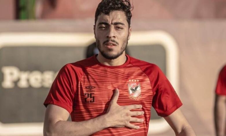 الأهلي يسعي لتجديد عقد أكرم توفيق 