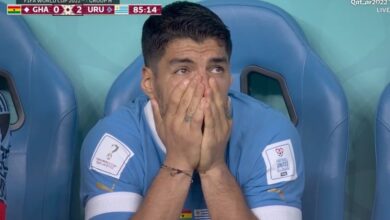 بكاء لويس سواريز بعد خروج أوروجواي من كأس العالم.. فيديو