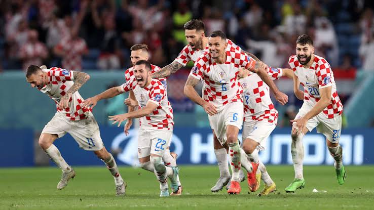 كرواتيا تحقق رقمًا تاريخيًا في كأس العالم بعد التأهل لنصف النهائي