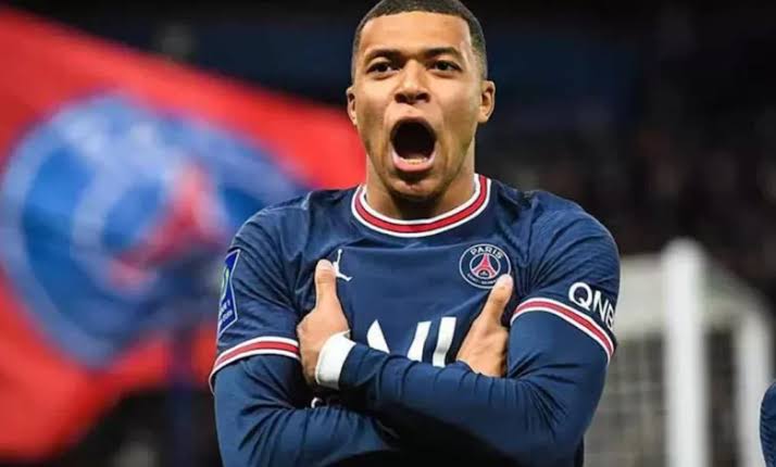 The Manchester United defender sent a message to Mbappe