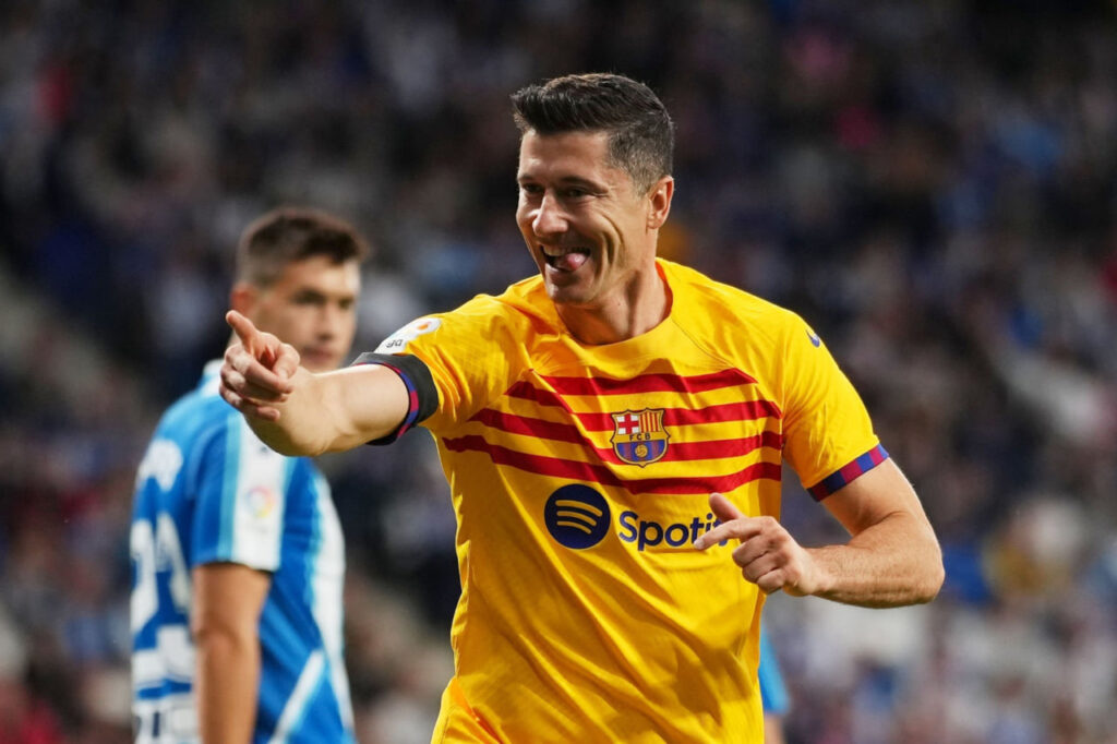 بعد انتقاله لـ برشلونة.. ليفاندوفسكي يكشف سبب رحيله عن بايرن ميونخ 