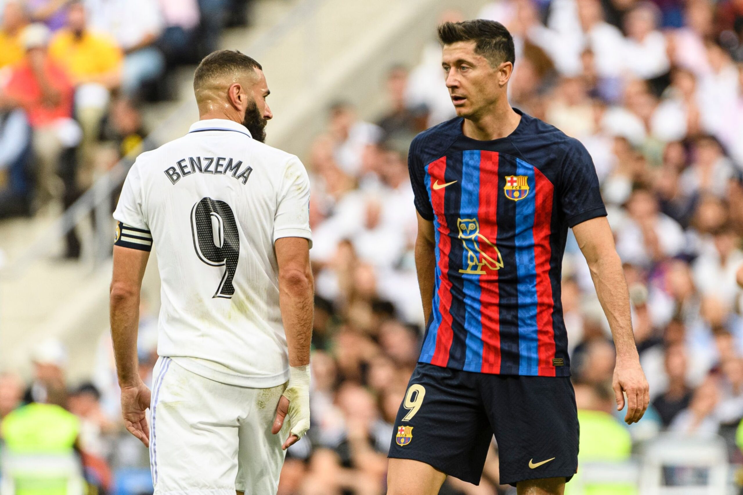 ليفاندوفسكي يكشف موقفه من عودة ميسي إلى برشلونة ورحيل بنزيما عن ريال مدريد