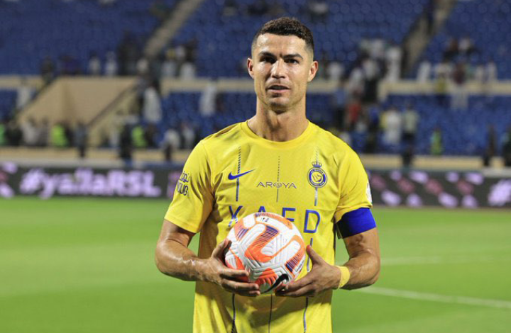 كريستيانو رونالدو يتابع ريال مدريد والنجم البرازيلي يذكره بنفسه