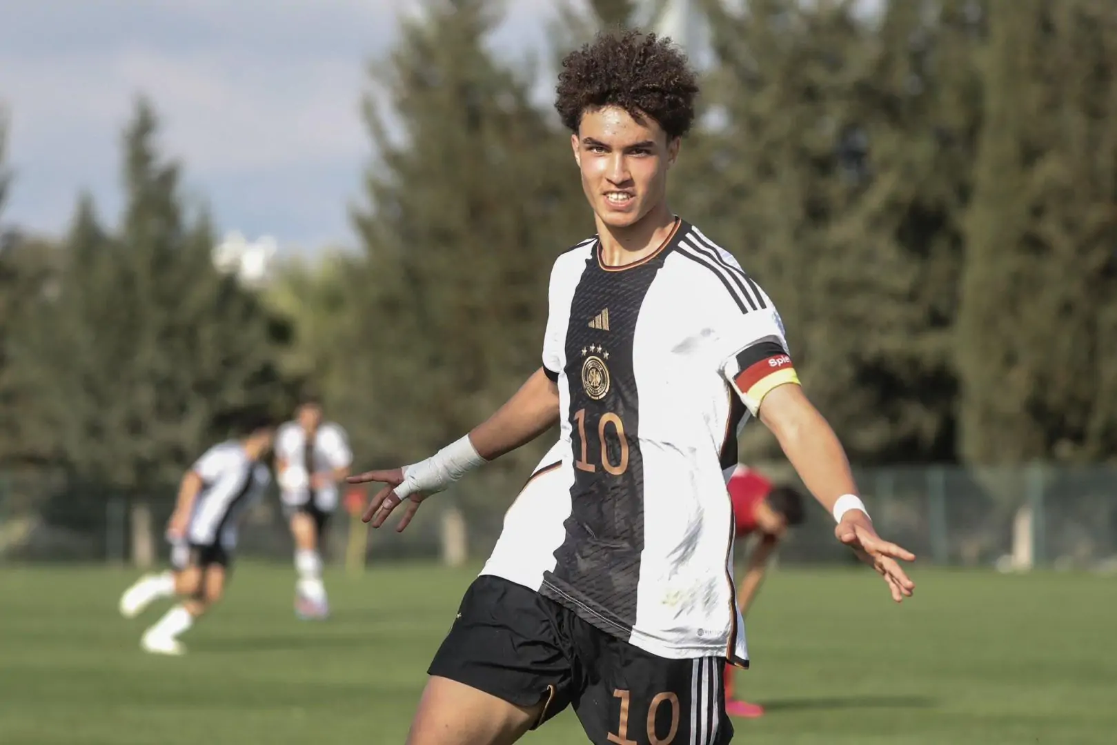 قيمة تعاقد برشلونة مع نوح درويش