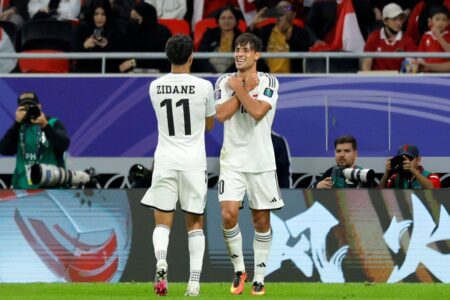 مهند علي لاعب منتخب العراق
