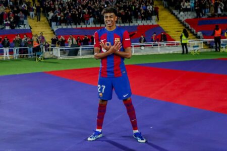 رئيس برشلونة يرفض بيع لامين يامال