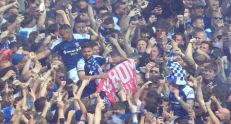 احتفالات إبسويتش تاون بالتأهل إلى البريميرليج