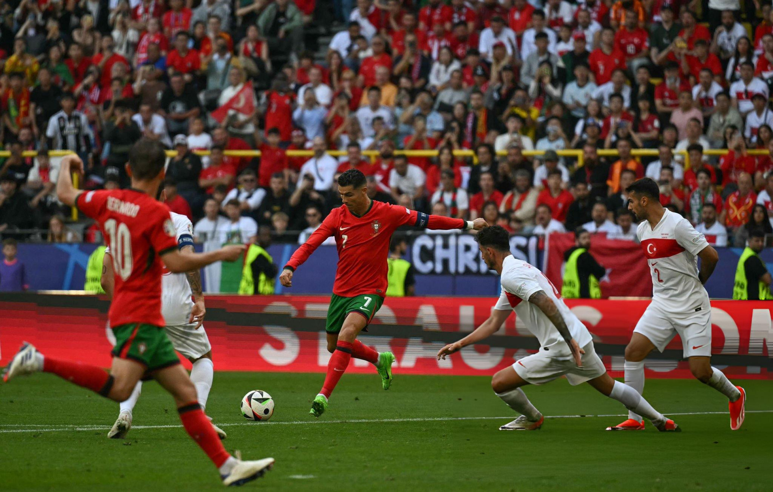 قناة مفتوحة ناقلة لمباراة البرتغال ضد سلوفينيا في ثمن نهائي يورو 2024