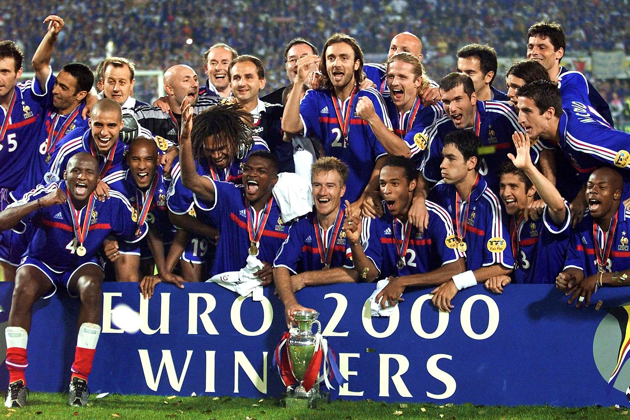 تاريخ مشاركات منتخب فرنسا في اليورو