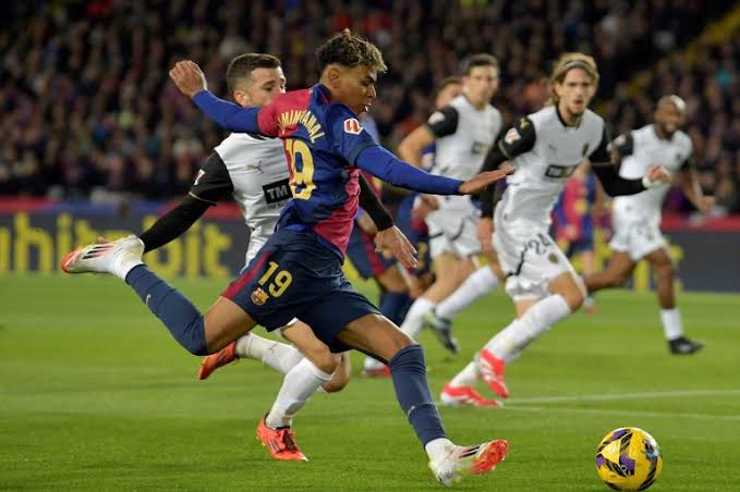 الذكاء الاصطناعي يتوقع الفائز لمباراة برشلونة ضد فالنسيا