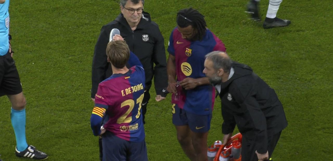 إصابة جول كوندي لاعب برشلونة