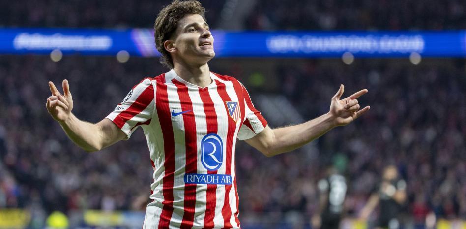 أتلتيكو مدريد يُحذر برشلونة من عرض التبادل لجوليان ألفاريز