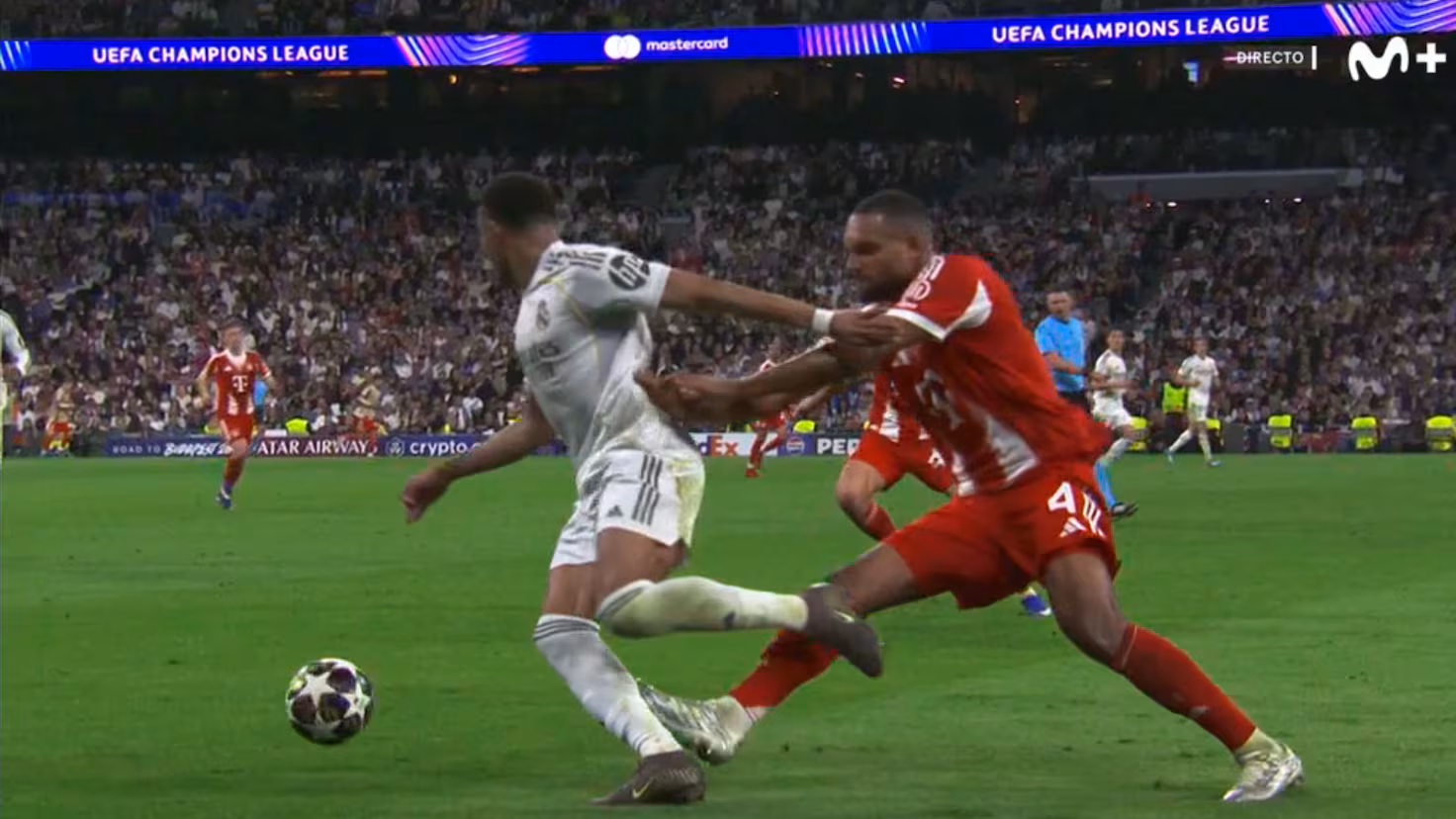 مدريد تُغضب بعد لقطة مبابي.. «آس» تُهاجم حكم مباراة بايرن
