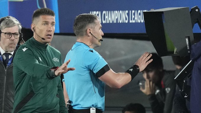 برشلونة يُحقق انتصارًا بعد اعتراف لجنة الحكام بركلة الجزاء المهدرة