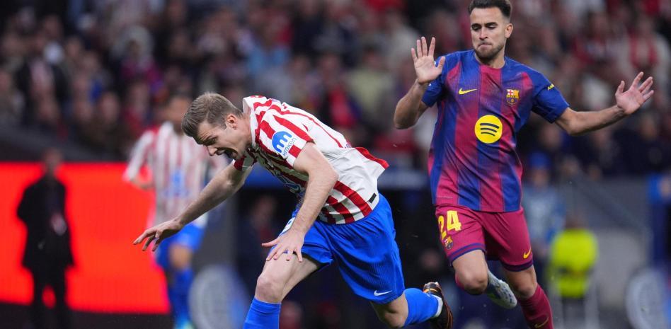 طرد المدافعين يُغرق برشلونة في لعنة دوري الأبطال الأوروبية مجددًا