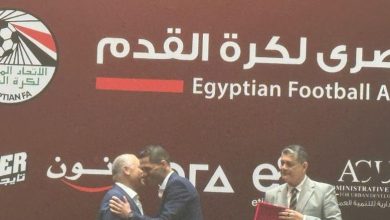 إدارة الأهلي تتفاعل بعد تكريم هاني أبو ريدة لمحمود وفا