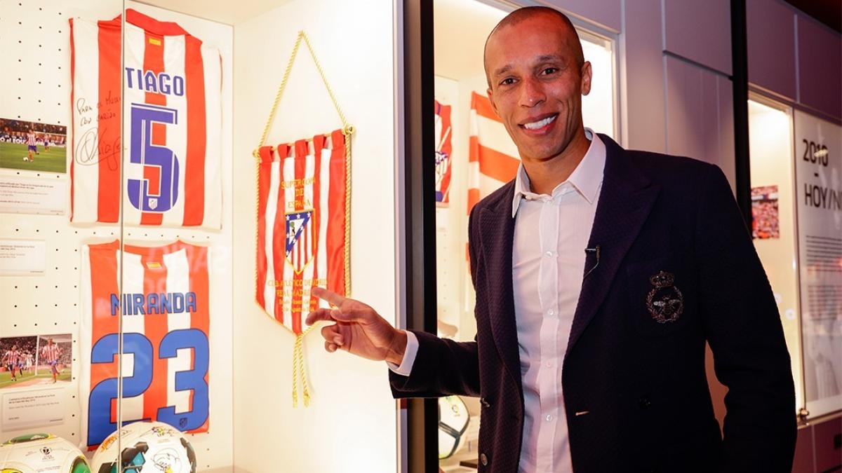 فينيسيوس بحاجة لعنصر مفقود بحسب أسطورة برازيلية مقارنةً بميسي ورونالدو