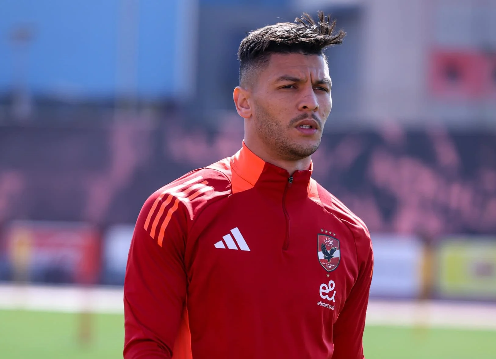 الأهلي يُقرر مستقبل أشرف داري وينفي عودته بعد الإعارة