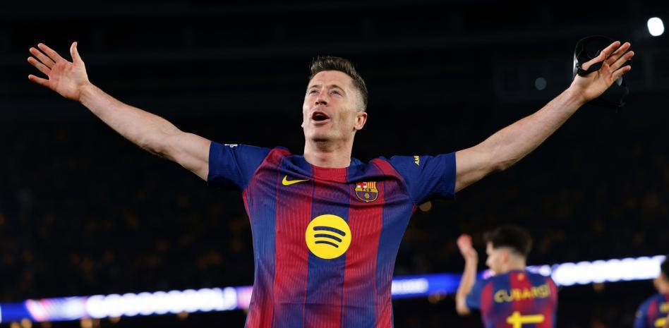 ليفاندوفسكي على طاولة يوفنتوس وميلان وسط تكهنات مستمرة