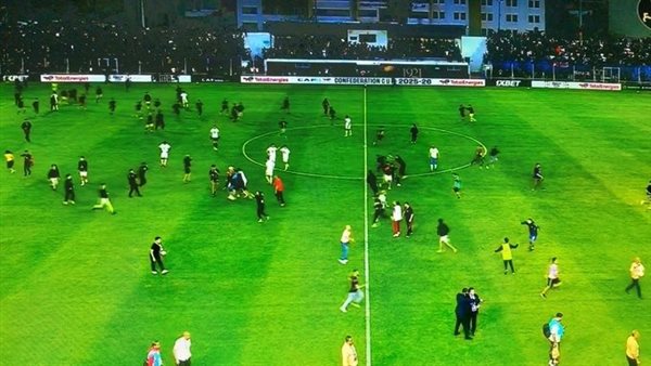 "كاف" يفتح التحقيق ومصير حضور أنصار اتحاد العاصمة أمام الزمالك على المحك!