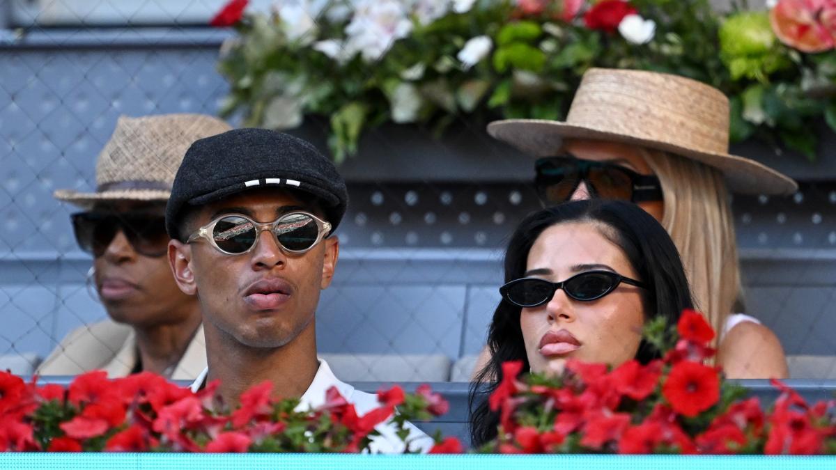 بيلينجهام يُثير الإعجاب في مدريد المفتوحة بوقوفه إلى جانب خودار