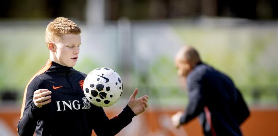 كيس سميت يُغازل برشلونة: مستعد للتفاوض أثناء زيارته المقبلة