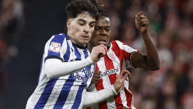 ريال سوسيداد يُقرر الاحتفاظ بجون مارتين في مواجهة برشلونة ومدريد