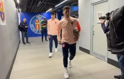 برشلونة يُعلن عن التشكيلة الأساسية لمواجهة خيتافي مع عودة ليفاندوفسكي