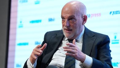 تيباس يهاجم ريال مدريد بسبب شكواه ويعلق على ممر شرفي لبرشلونة