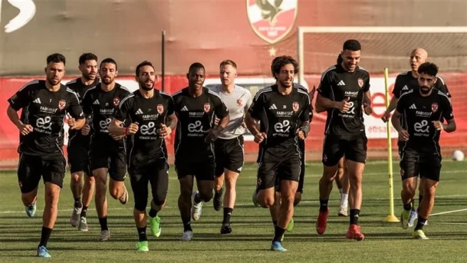شكوك حول مشاركة ثلاثي الأهلي في مباراة القمة أمام الزمالك